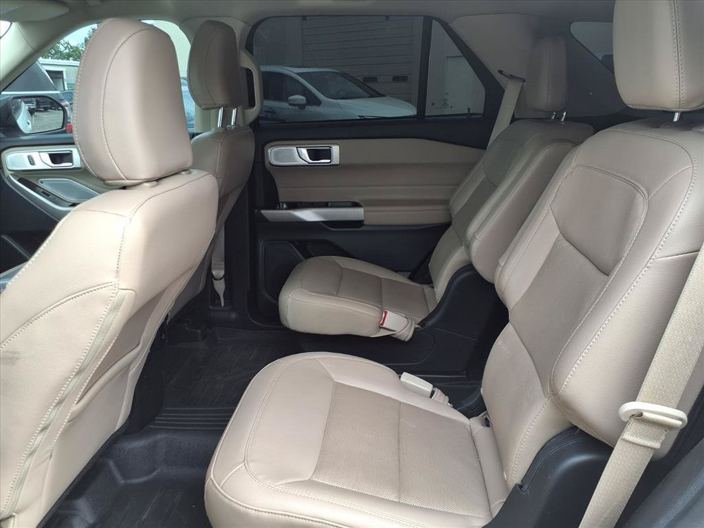 Used 2024 Ford Explorer Limited w/ Limited Technology Package RWD image 12