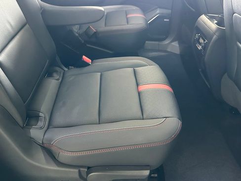 Used 2024 Chevrolet Traverse RS FWD image 46