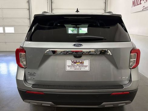 Used 2024 Ford Explorer XLT w/ Equipment Group 202A AWD/4WD image 8