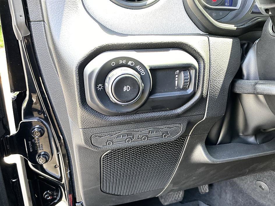 Used 2026 Jeep Wrangler Sport AWD/4WD image 26