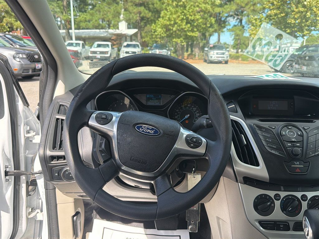 Used 2012 Ford Focus SE FWD image 13