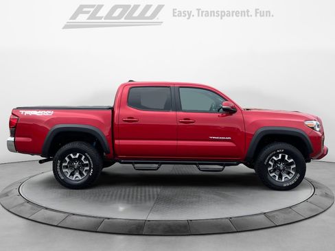 Used 2019 Toyota Tacoma TRD Off-Road image 8