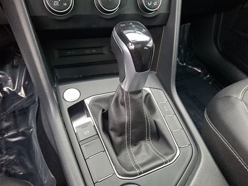 Used 2022 Volkswagen Taos SE image 15