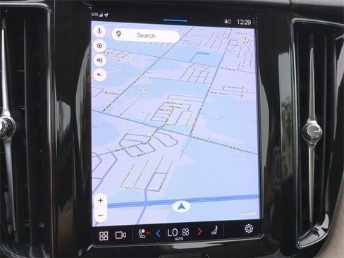 Used 2022 Volvo XC60 B5 Inscription w/ Climate Package image 20