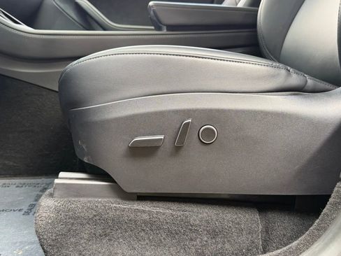 Used 2023 Tesla Model Y Long Range image 27