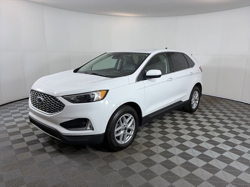 Used 2023 Ford Edge SEL w/ Convenience Package image 2