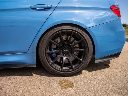 Used 2017 BMW M3 RWD image 11