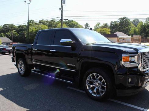 Used 2015 GMC Sierra 1500 Denali RWD image 3