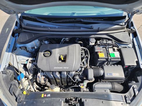 Used 2017 Hyundai Elantra SE FWD image 15