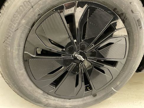 New 2025 Chevrolet Blazer EV LT image 27