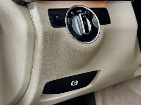 Used 2015 Mercedes-Benz E 350 Sedan image 16