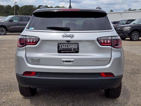 Certified 2025 Jeep Compass Limited AWD/4WD image 8