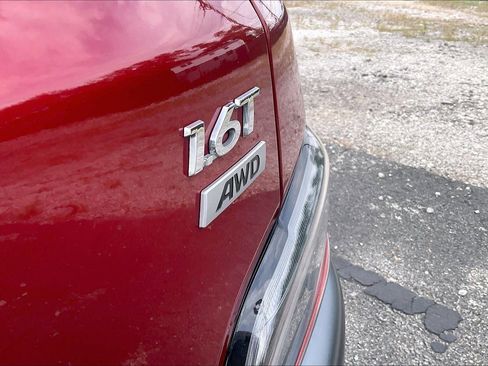 Used 2023 Hyundai Kona Limited AWD/4WD image 8