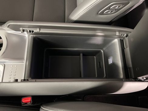 New 2026 Hyundai Ioniq 9 Calligraphy image 25