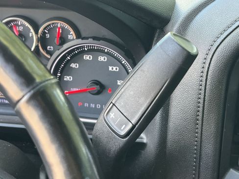 Used 2019 Chevrolet Silverado 1500 LT Trail Boss w/ Convenience Package AWD/4WD image 20