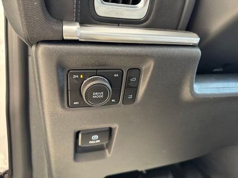Used 2025 Ford Expedition Max Platinum AWD/4WD image 17