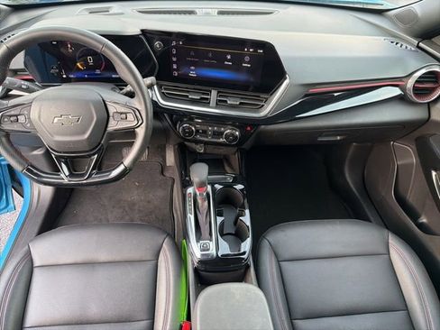 Used 2025 Chevrolet Trax RS w/ Sunroof Package image 27