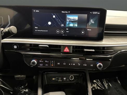 Used 2025 Kia K5 EX image 9