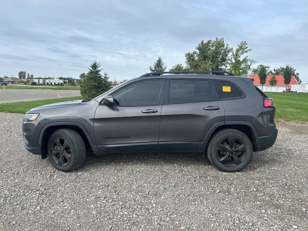 Used 2019 Jeep Cherokee Latitude Plus AWD/4WD image 6