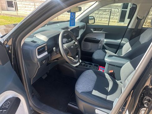 Used 2025 Ford Maverick XLT image 13