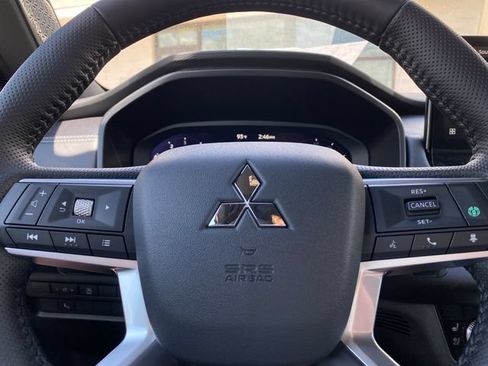 New 2026 Mitsubishi Outlander SEL Black Edition AWD/4WD image 14