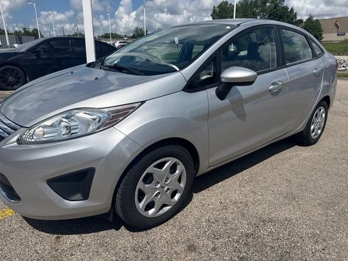 Used 2012 Ford Fiesta SE w/ Super Fuel Economy Pkg FWD image 10