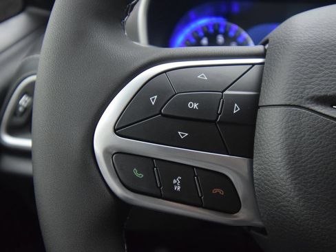 New 2027 Chrysler Pacifica Select AWD/4WD image 24