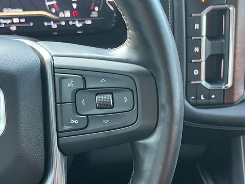 Used 2023 GMC Yukon Denali Ultimate AWD/4WD image 32
