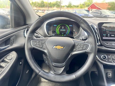 Used 2018 Chevrolet Volt Premier w/ Driver Confidence Package FWD image 24
