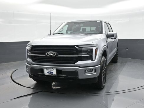 Certified 2025 Ford F150 Platinum w/ Equipment Group 702A High AWD/4WD image 17