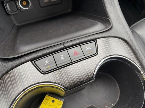 Used 2021 GMC Acadia SLT image 18