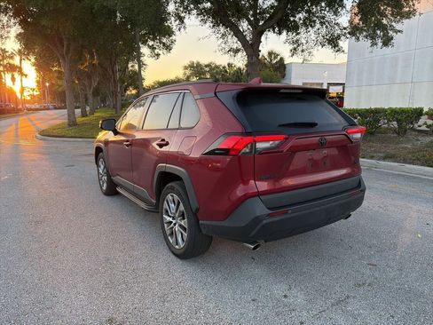 Used 2022 Toyota RAV4 XLE Premium FWD image 3