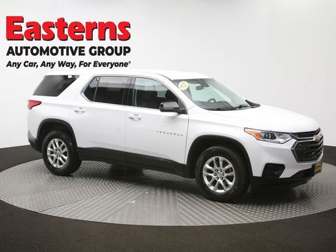 Used 2021 Chevrolet Traverse LS AWD/4WD image 47