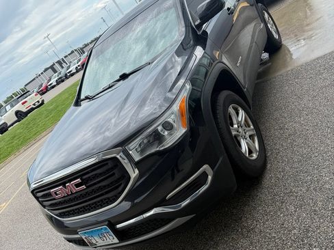 Used 2018 GMC Acadia SLE FWD image 2