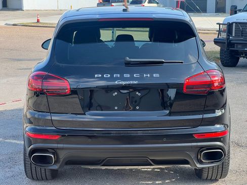 Used 2017 Porsche Cayenne Platinum Edition image 5