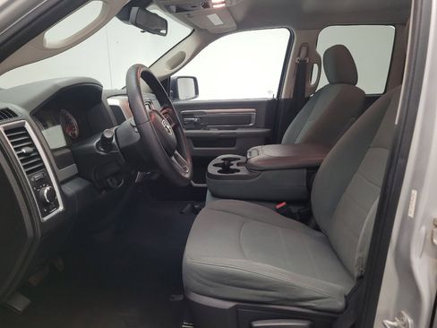 Used 2016 RAM 1500 Classic SLT RWD image 17
