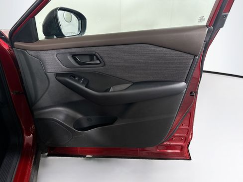 Used 2023 Nissan Rogue S FWD image 30