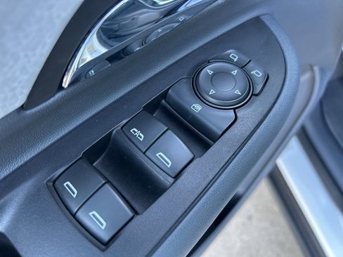 Used 2019 Chevrolet Bolt Premier w/ Infotainment Package image 15