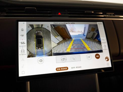 Used 2025 Land Rover Range Rover SE image 25