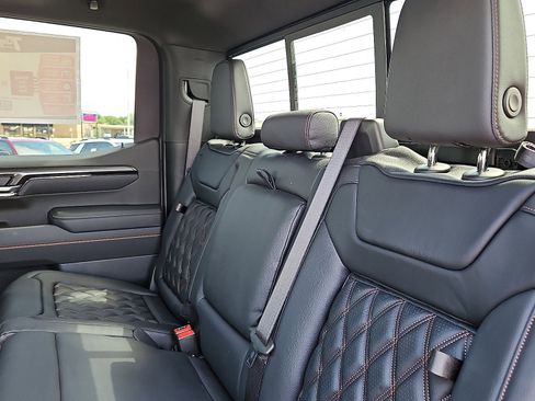 New 2025 GMC Sierra 1500 AT4 w/ AT4 Premium Package image 10