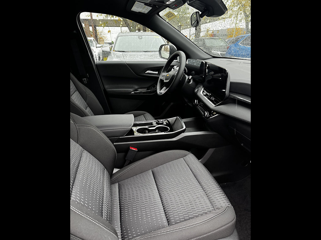 New 2027 Chevrolet Equinox LT FWD image 8