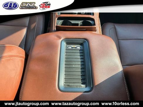 Used 2019 Chevrolet Suburban Premier RWD image 26