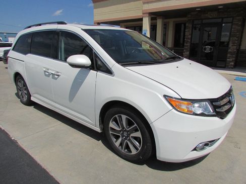 Used 2017 Honda Odyssey Touring Elite image 7