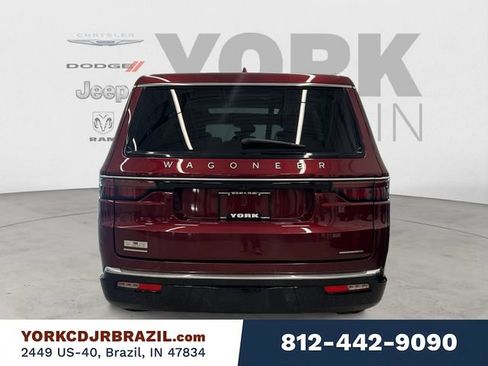 Used 2022 Jeep Wagoneer Series III w/ Premium Group I AWD/4WD image 4