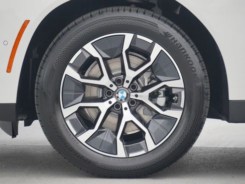 Used 2025 BMW X3 xDrive30i w/ Premium Package image 5