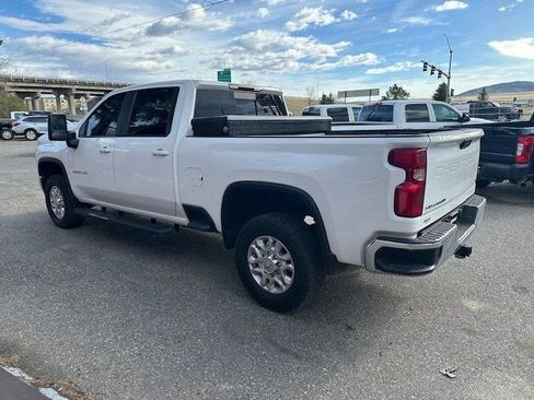Used 2022 Chevrolet Silverado 2500 LT w/ Convenience Package image 6