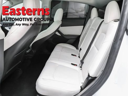 Used 2021 Tesla Model Y Long Range image 17