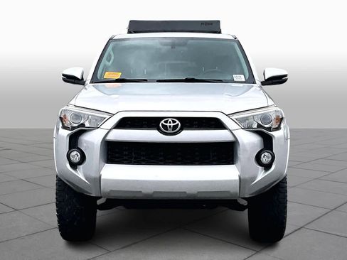 Used 2016 Toyota 4Runner SR5 Premium image 3