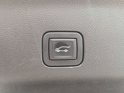 Used 2024 GMC Yukon Denali AWD/4WD image 14
