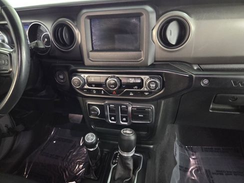 Certified 2021 Jeep Wrangler Willys image 26